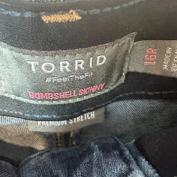 ⭐️Host Pick ⭐️Torrid feel the fit bombshell skinny denim blue Jeans size 16R - Picture 7 of 8
